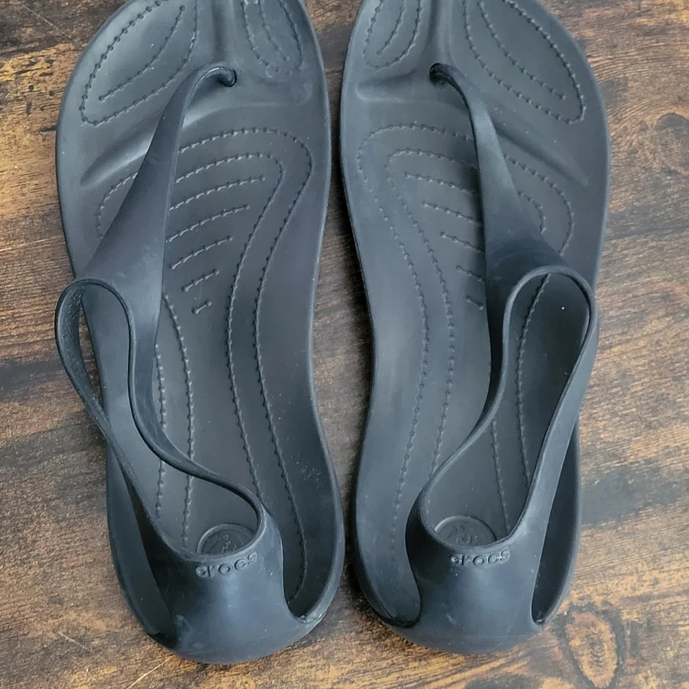CROCS Black Women's Slingback Flip Sandals - Picture 7 of 7